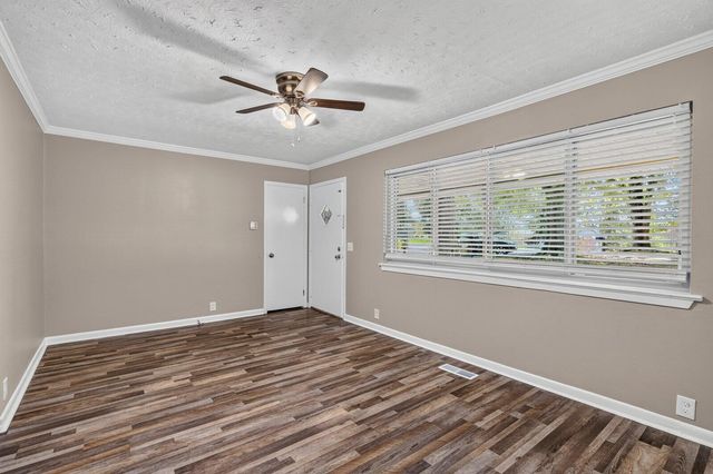 6 Canary Lane, Rossville, GA 30741