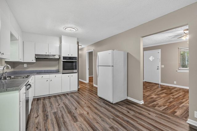 6 Canary Lane, Rossville, GA 30741
