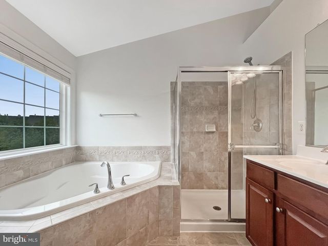 8173 MCCAULEY WAY, Lorton, VA 22079