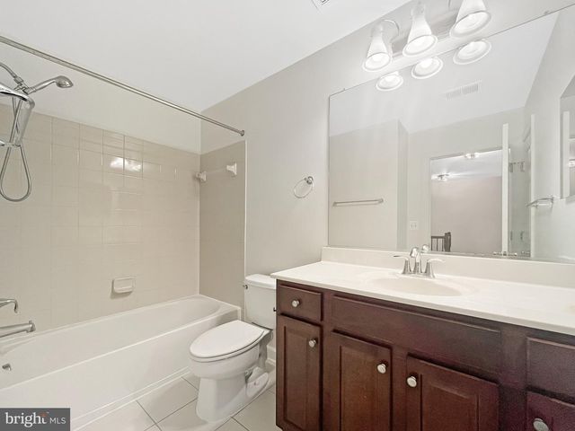 8173 MCCAULEY WAY, Lorton, VA 22079