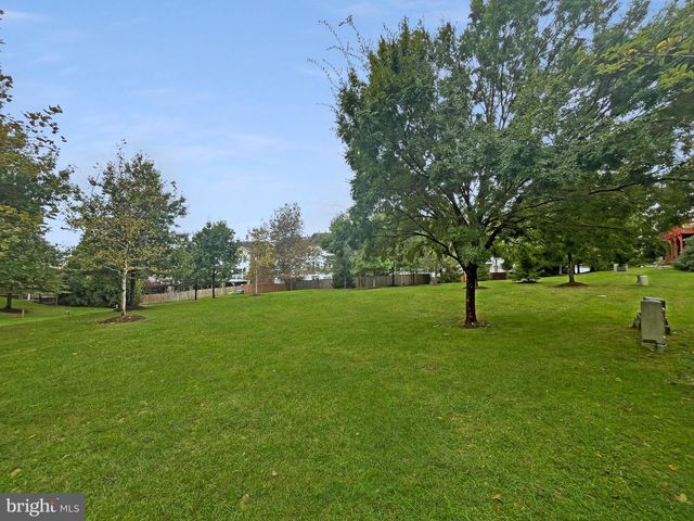 8173 MCCAULEY WAY, Lorton, VA 22079