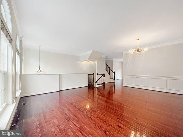 8173 MCCAULEY WAY, Lorton, VA 22079