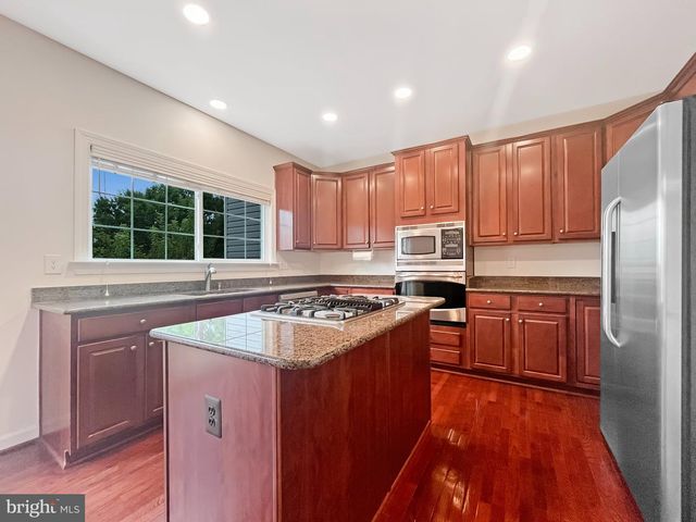 8173 MCCAULEY WAY, Lorton, VA 22079