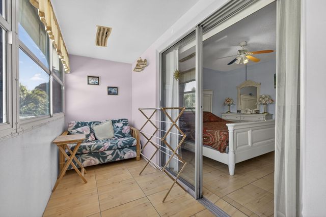 39 Dorchester B, West Palm Beach, FL 33417