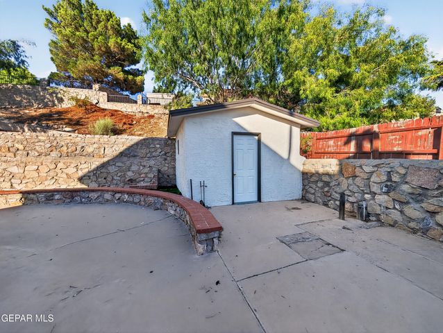 808 ROTTERDAM Way, El Paso, TX 79912
