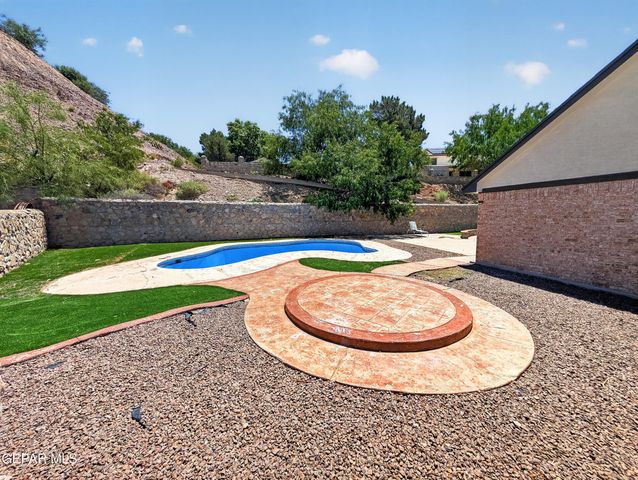 808 ROTTERDAM Way, El Paso, TX 79912