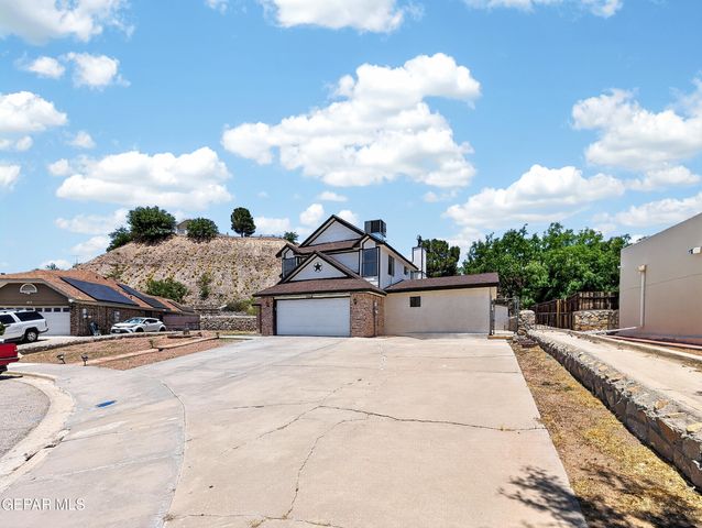 808 ROTTERDAM Way, El Paso, TX 79912