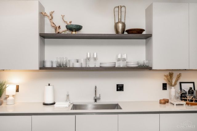 419 E Thirteenth Street, Cincinnati, OH 45202