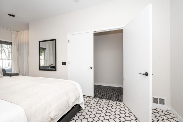 419 E Thirteenth Street, Cincinnati, OH 45202