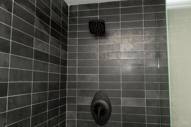 419 E Thirteenth Street, Cincinnati, OH 45202