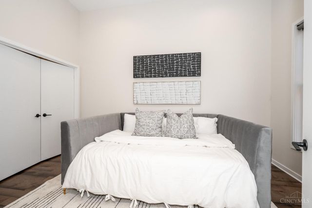 419 E Thirteenth Street, Cincinnati, OH 45202