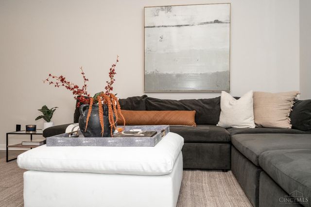 419 E Thirteenth Street, Cincinnati, OH 45202