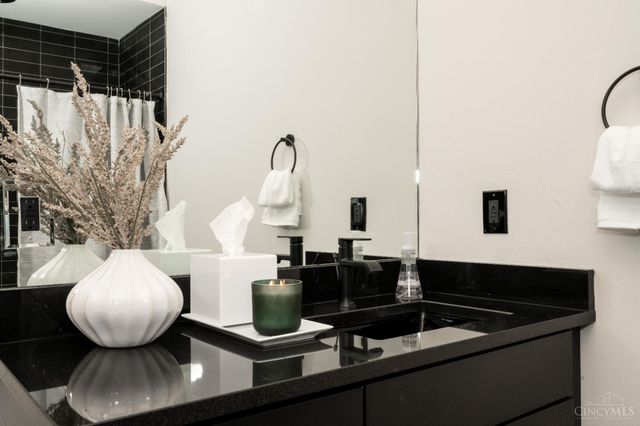 419 E Thirteenth Street, Cincinnati, OH 45202