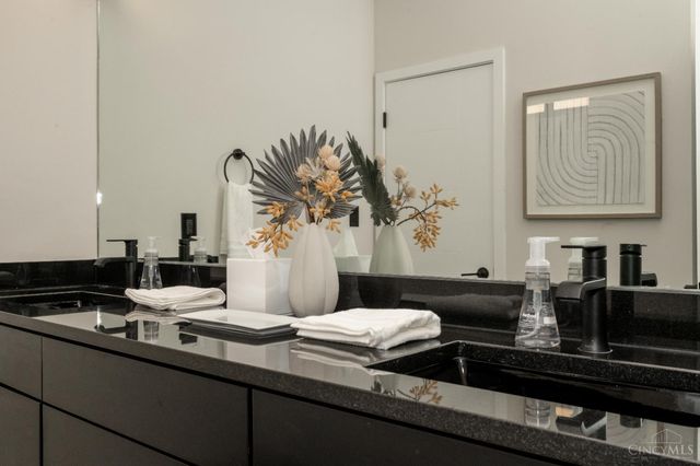 419 E Thirteenth Street, Cincinnati, OH 45202