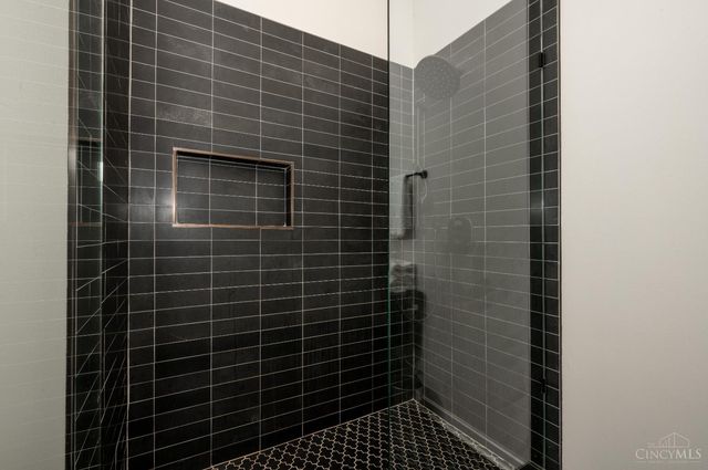 419 E Thirteenth Street, Cincinnati, OH 45202