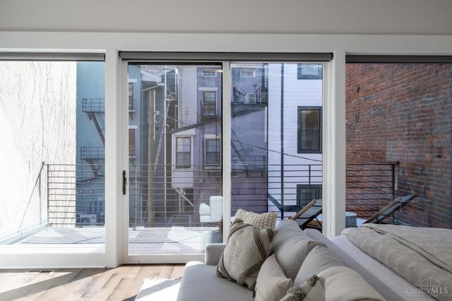 419 E Thirteenth Street, Cincinnati, OH 45202