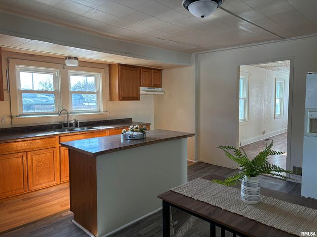 1110 N 16TH Street, Pekin, IL 61554