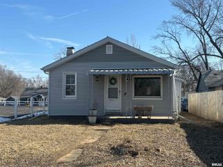 1110 N 16TH Street, Pekin, IL 61554