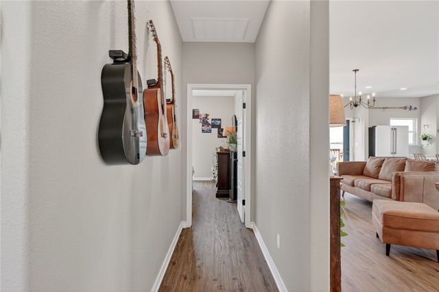 135 Lakeshore Dr, Rockport, TX 78382