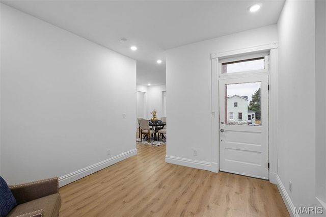 6823 Minnesota Avenue, St Louis, MO 63111