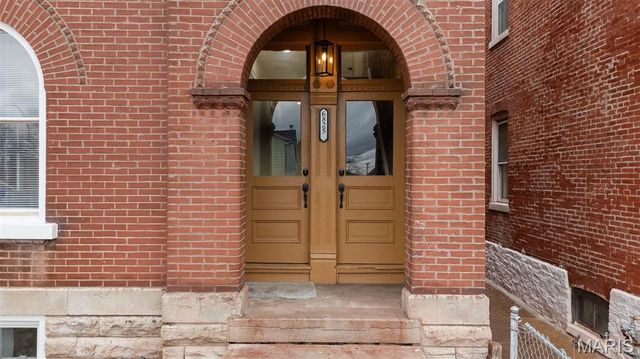 6823 Minnesota Avenue, St Louis, MO 63111