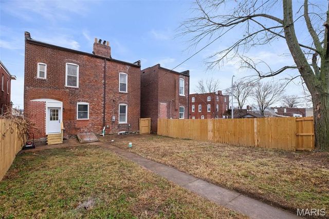 6823 Minnesota Avenue, St Louis, MO 63111