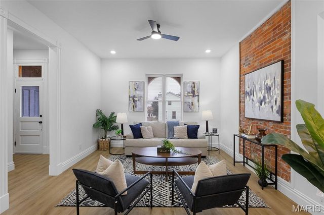 6823 Minnesota Avenue, St Louis, MO 63111