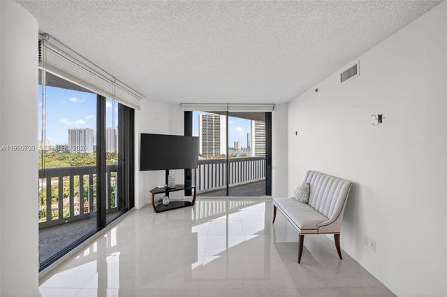 2000 Island Boulevard 1109, Aventura, FL 33160
