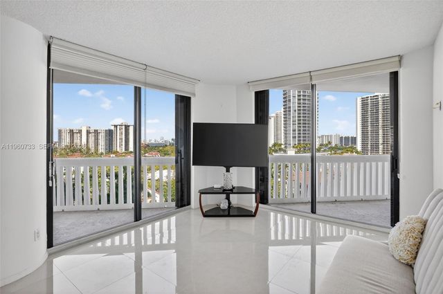 2000 Island Boulevard 1109, Aventura, FL 33160