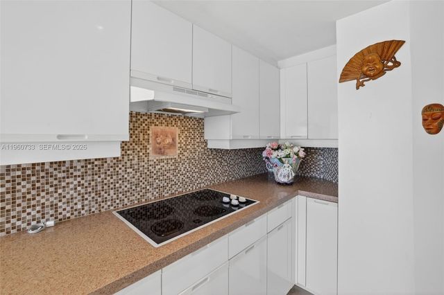 2000 Island Boulevard 1109, Aventura, FL 33160