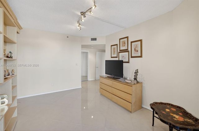 2000 Island Boulevard 1109, Aventura, FL 33160