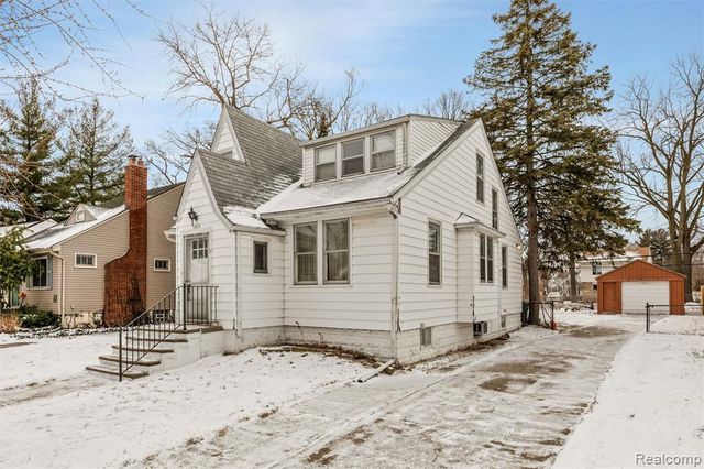 1015 W Marshall Street, Ferndale, MI 48220