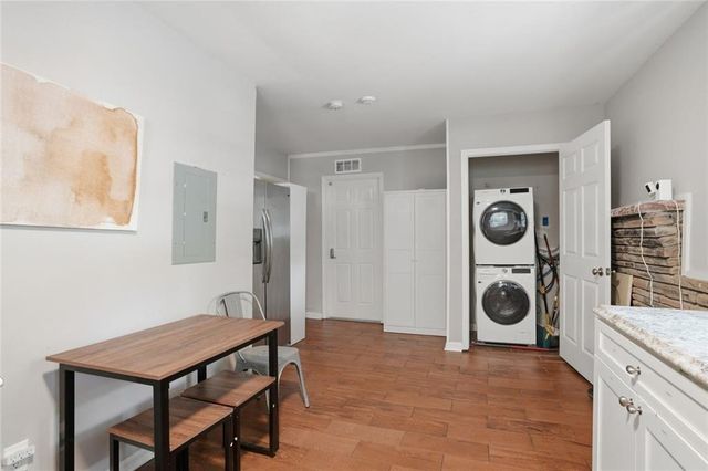 1070 Mayson Turner Road NW, Atlanta, GA 30314