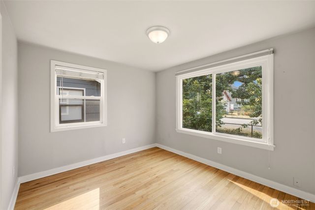 748 S Kenyon Street, Seattle, WA 98108