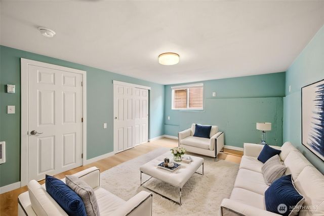 748 S Kenyon Street, Seattle, WA 98108