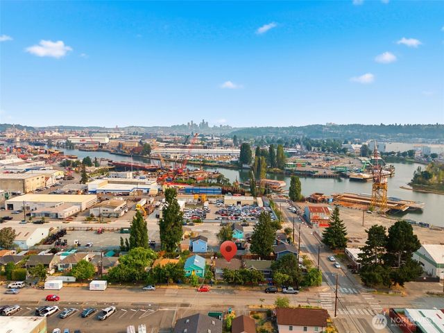 748 S Kenyon Street, Seattle, WA 98108