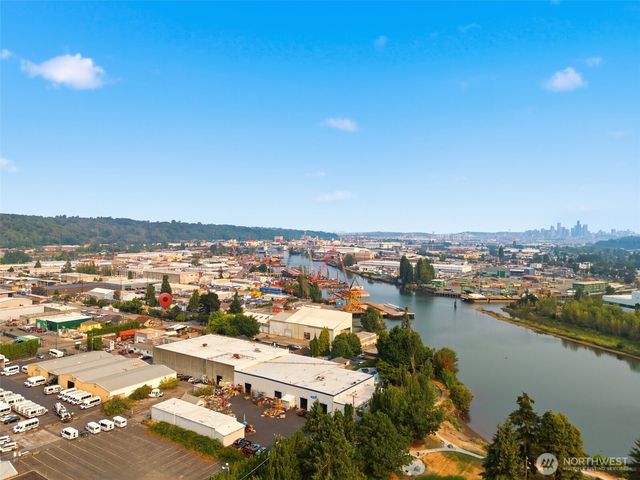 748 S Kenyon Street, Seattle, WA 98108