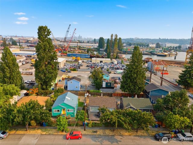 748 S Kenyon Street, Seattle, WA 98108