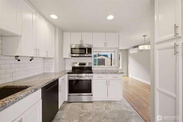 748 S Kenyon Street, Seattle, WA 98108