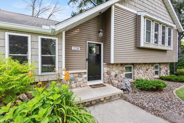 1218 PLATEAU HEIGHTS ROAD, Green Bay, WI 54313