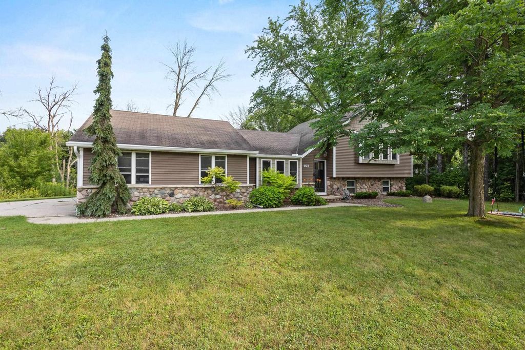 1218 PLATEAU HEIGHTS ROAD, Green Bay, WI 54313