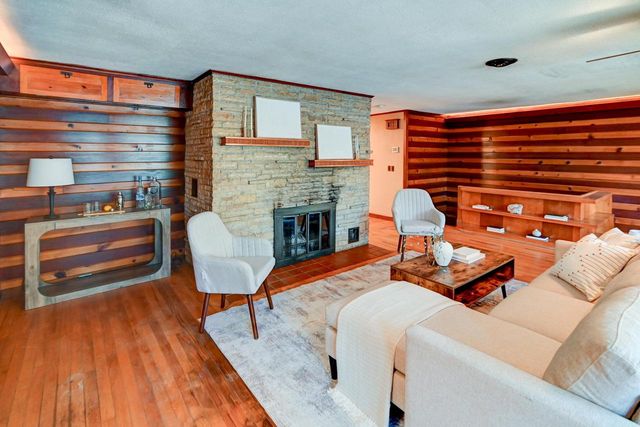 4229 Mandrake Road, Madison, WI 53704