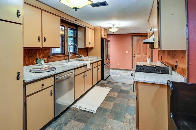 4229 Mandrake Road, Madison, WI 53704