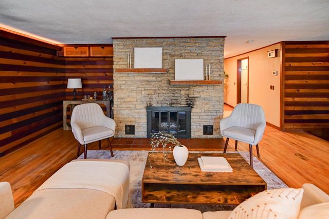 4229 Mandrake Road, Madison, WI 53704