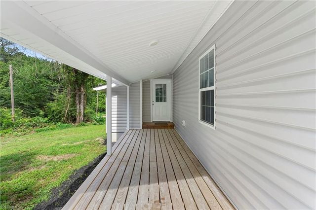 1266 E Holly Grove Road, Lexington, NC 27292
