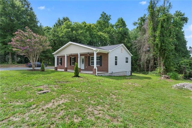 1266 E Holly Grove Road, Lexington, NC 27292