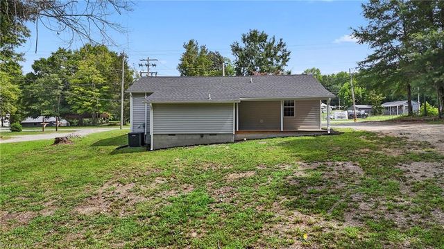 1266 E Holly Grove Road, Lexington, NC 27292