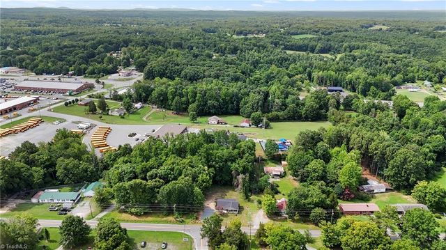 1266 E Holly Grove Road, Lexington, NC 27292