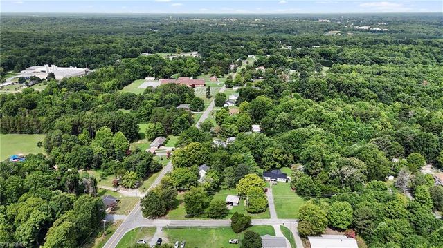 1266 E Holly Grove Road, Lexington, NC 27292