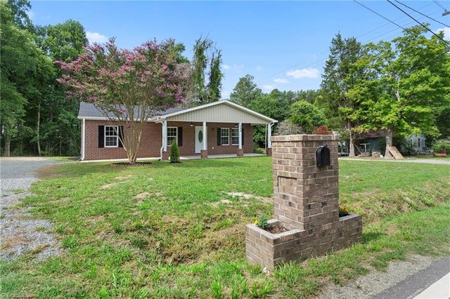 1266 E Holly Grove Road, Lexington, NC 27292